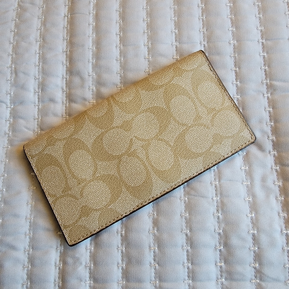 Coach checkbook